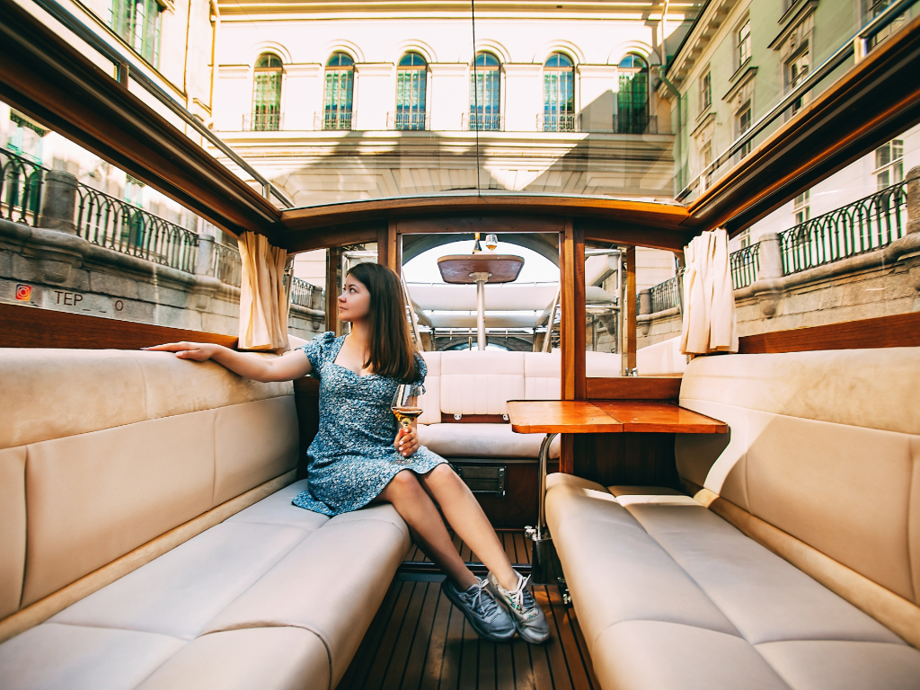 По волнам Петра града