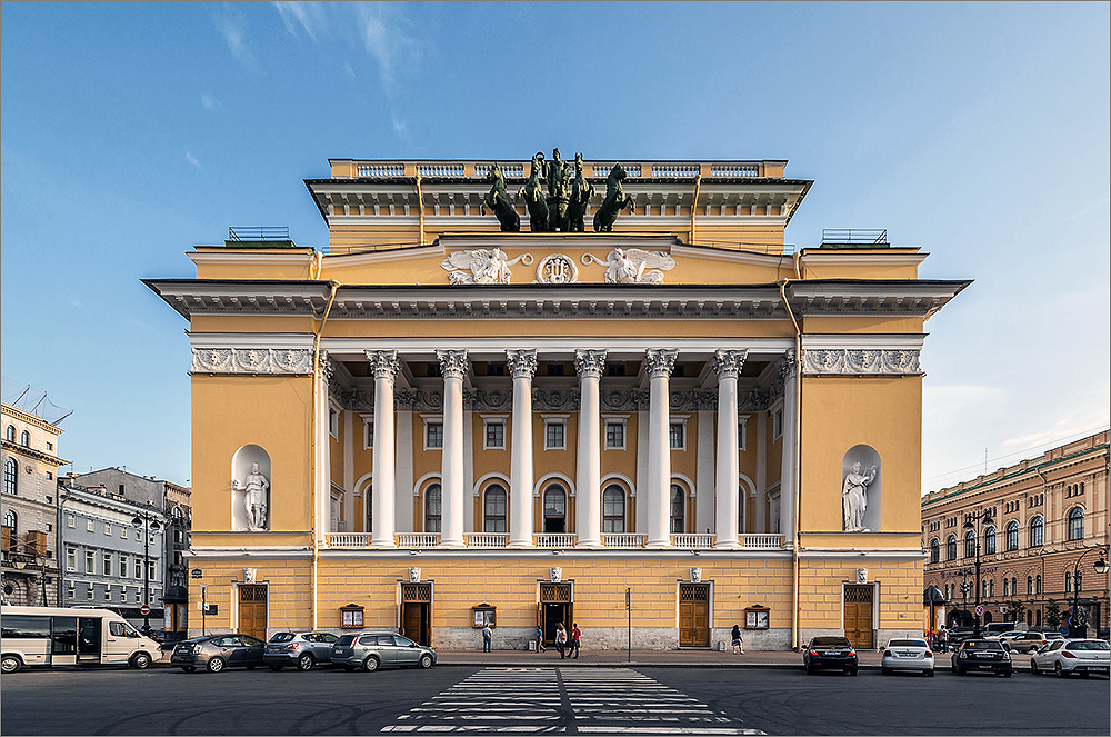 Знакомьтесь-Петербург